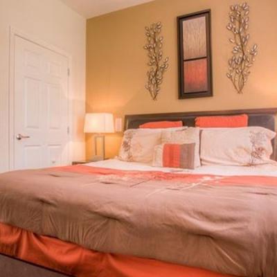 Orlando Vista Cay master bedroom